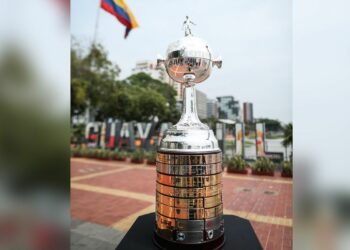 taça, troféu, Libertadores, Quito, bandeira
Foto: (Reprodução/Twitter Conmebol Libertadores)