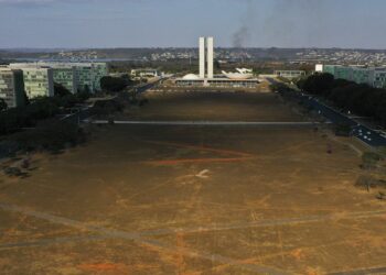 Gramado central da Esplanada dos Ministérios Foto: (Agência Brasil)