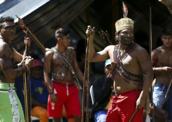 Indígenas de todo o Brasil chegam à Brasília para o Acampamento Terra Livre. Foto: (Marcelo Camargo)