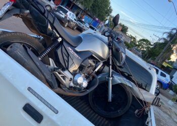 Moto utilizada pelos autores da tentativa de homicídio também foi apreendida - Foto: (Divulgação PCTO)