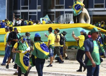 Manifestantes invadem Congresso, STF e Palácio do Planalto. Foto: (Marcelo Camargo/Agência Brasil)