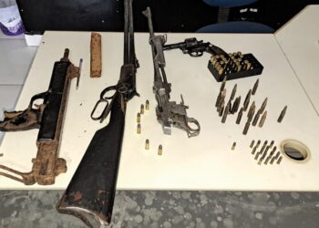 Armas e munições apreendidas durante operação deflagrada em Lavandeira - Foto: (Divulgação PCTO)