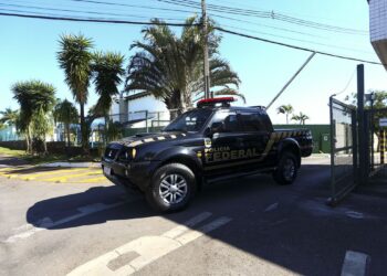 Brasília (DF), 03/05/2023 - Polícia Federal faz busca e apreensão na casa do ex-presidente Jair Bolsonaro. Foto: (Marcelo Camargo/Agência Brasil)