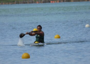 Foto 02: Síria Priscila Mendes garantiu a medalha de prata na distância mais veloz do caiaque, os 200 metros - Foto: (Associação de Canoagem de Porto Nacional)