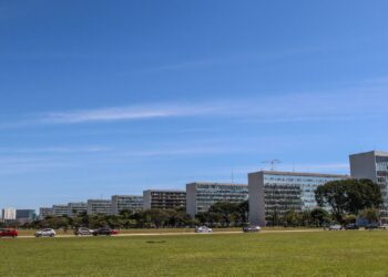 Esplanada dos Ministérios, em Brasília. Foto: (Antônio Cruz/ Agência Brasil)
