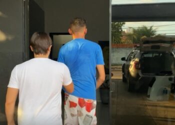Após a prisão o indivíduo foi conduzido até à sede da 1ª DHPP onde foi reconhecido por duas testemunhas - Foto: (Divulgação PC-TO)