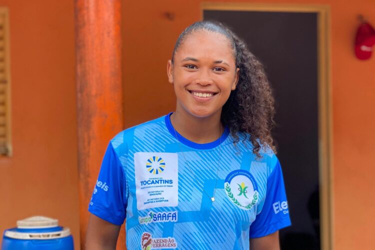 Estudante-atleta Evelyn Pereira dos Reis, natural de Wanderlândia, Tocantins, foi contratada pelo time de futsal feminino ASF - São Carlos - Foto: (Seduc/Governo do Tocantins)